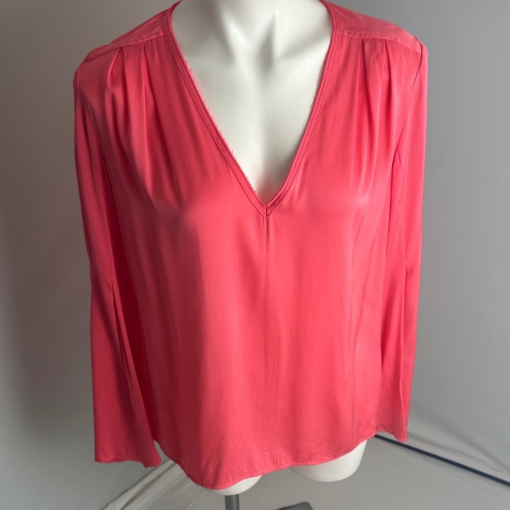 Trina Turk Lolana Resort pink v-neck silk spandex blend bell sleeve blouse